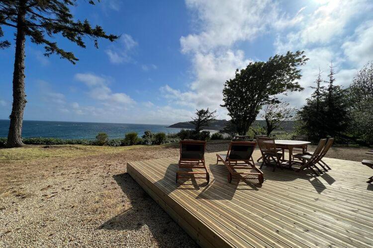 Breton Holiday Home With Sea View, Plougasnou Kültér fotó